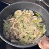【豚ネギ塩うどん】あったかやさしい味わい♪食べ応えも◎の工程1