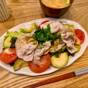 るにょの作ってみた!投稿(【サラダ仕立ての彩り冷しゃぶ】たんぱく質と野菜がとれる！)