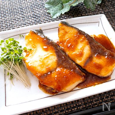 タレがご飯に合う♡ぶりのオイスターガーリック焼き