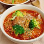 【肉団子とキャベツのトマトスープ煮】
とろ〜りチーズ♪