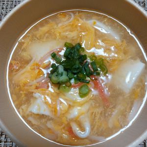 よっこの作ってみた!投稿(５分でほっこり温まる
豆腐とカニカマのかき玉スープ)