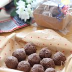 超簡単ヘルシー♡チョコチップ入りコロコロココアボール