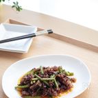 牛肉とにんにくの芽のコチジャン炒め