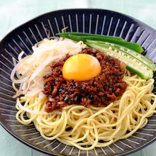 ＜くらし薬膳＞肉味噌ともやしのジャージャー麺