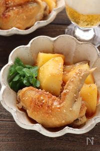 手羽先とじゃがいもの韓国風煮