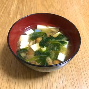 Nao★彡の作ってみた!投稿(【豆腐となめこのお味噌】我が家の基本のお味噌汁♬︎)