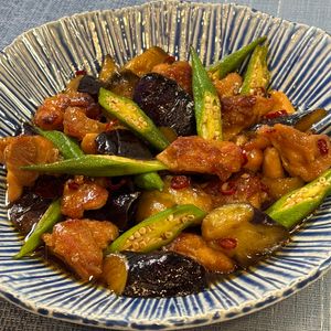楽ラク手抜キッチン🐶🐾の作ってみた!投稿(鶏肉と茄子とオクラ《にんにく♡甘酢炒め》)
