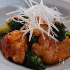 鶏もも肉とブロッコリーのコチュジャン炒め