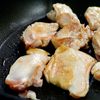 【ワンパン鶏めし】鶏肉のうま味を米に吸わせて、おこげがウマいの工程2