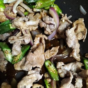 1207859の作ってみた!投稿(オクラと豚肉の黒胡椒炒め)
