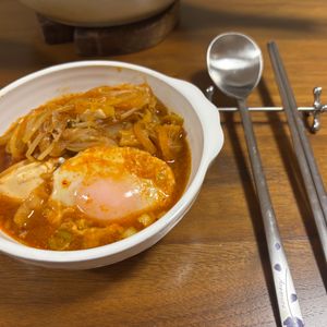 こむぎの作ってみた!投稿(【ピリ辛豚キムチチゲ】こく深スープが絶品！)