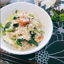 混ぜるだけ簡単☆チーズ風味の梅ほうれん草ごはん