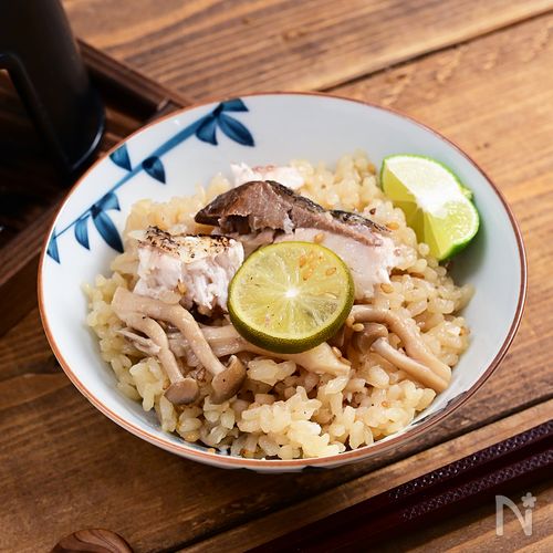 脂ののったブリでぜひ「すだちとブリの釜飯」