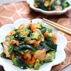 腸活サラダ！おくらとわかめのキムチ和え