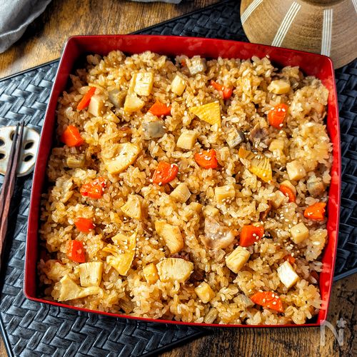 【たけのこ香る根菜豚おこわ】ひと粒ひと粒ふっくらの仕上がり♡