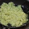 【味付けこれ一発!】やみつきバジル炒飯♪想像以上にウマい!の工程2