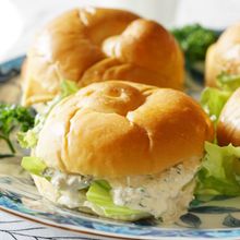 さばフレークのサンドイッチ《お財布にもやさしい》
