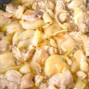 ひろみんmamaの作ってみた!投稿(超やわらか！【鶏むね肉と新玉ねぎの生姜焼き】)