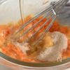 混ぜて焼くだけ♪【米粉とオートミールのキャロットケーキ】の工程2
