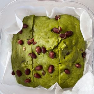かよなんの作ってみた!投稿(レンジで４分！耐熱容器一つで作る♪ふわふわ抹茶バナナケーキ)