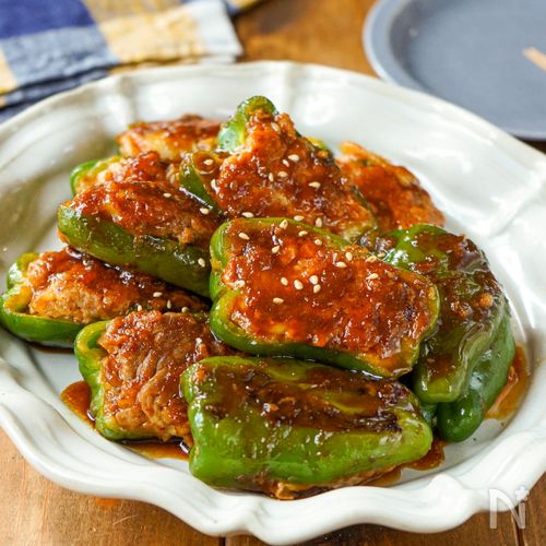 【斬新!豚こまで作る、キムチーズピーマンの肉詰め】男子爆食♪