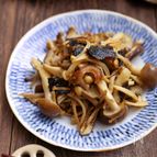 旨味たっぷり グリルきのこの海苔和え