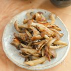 旨味たっぷり♪きのこの貝だしの素炒め