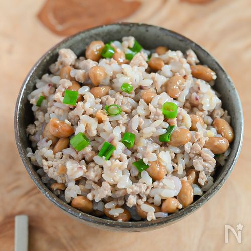 ボリュームも栄養も!豚そぼろ納豆ごはん
