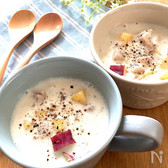 優しいほっこりするお味♡さつまいもとれんこんの和風豆乳スープ