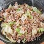 少ないごはんでも大満足！ひき肉とキャベツのチャーハン