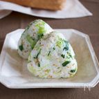 炒め水菜の香ばしゴマ風味おにぎり