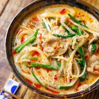 【おいしさ悶絶級！】豚にらもやしの濃厚担々うどん！手軽に絶品