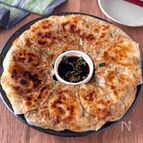 【ワンパンで簡単♪包まない餃子】ソースが決め手のやみつき味◎
