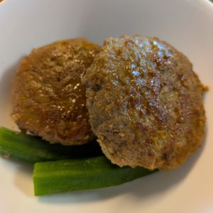 かめちゃん🐢の作ってみた!投稿(【カレー風味のハンバーグ】ふっくらジューシー！ソースいらず♪)