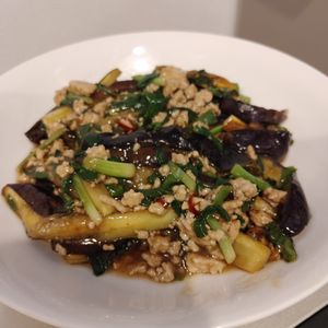 ゆきの作ってみた!投稿(行列の定食屋さんの✨とろけるなすとニラのスタミナ中華炒め🤩)