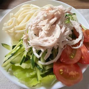 こっこちゃんの作ってみた!投稿(たっぷり野菜と共に♡『鶏むね肉の棒棒鶏』〜胡麻味噌だれ〜)