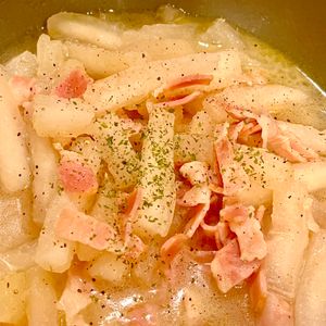 1362264の作ってみた!投稿(煮るだけ♪とろとろ甘〜い♪『大根とベーコンのだしバター煮』)