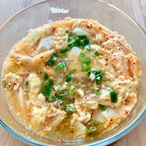 りぃママの作ってみた!投稿(レンジで5分！豆腐キムチスープ)