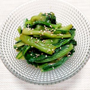 よっこの作ってみた!投稿(レンジで簡単！小松菜のわさび和え【作り置き】)