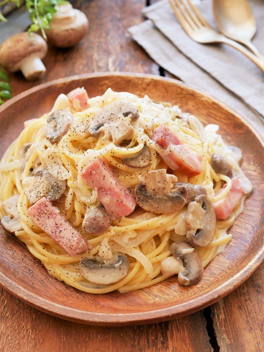 休日パスタ【きのことベーコンのクリームスパゲティ】 レシピサイトNadia