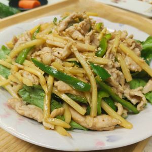 もんぶらん°・*:.。.☆の作ってみた!投稿(【王道の青椒肉絲】旬のたけのこで！食材３つ♪)