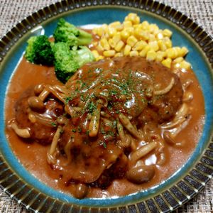 よっこの作ってみた!投稿(【煮込みハンバーグ】我が家一番人気おかず♡小さめ簡単Ver.)