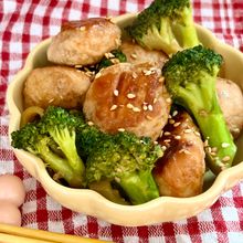 10分でパパッと♡鶏だんごとブロッコリーの甘辛しょうが炒め