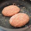 【照り焼きペッパーバーグ】厚揚げで手間要らず♡ワンパン調理!の工程2
