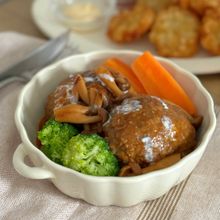 『煮込みハンバーグ』定番調味料で作れる