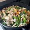 【野菜たっぷり五目中華丼】フライパンで10分!味付け簡単♩の工程3