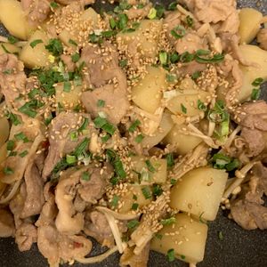 じんじゃーの作ってみた!投稿(【豚肉とじゃがいもの甘辛えのき】漬けて焼くだけ♡作り置きも)