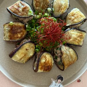 エミリの作ってみた!投稿(【とろ旨ナス餃子】ひと口目で旨み爆発…！)
