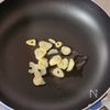 豚肉とズッキーニの甘辛ガリマヨ炒めの工程2