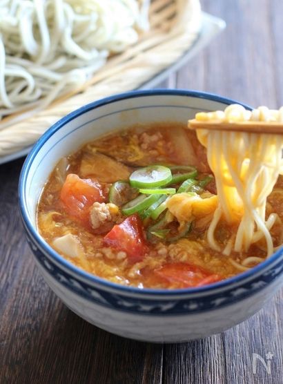 トマトと卵の酸辣湯つけ蕎麦
